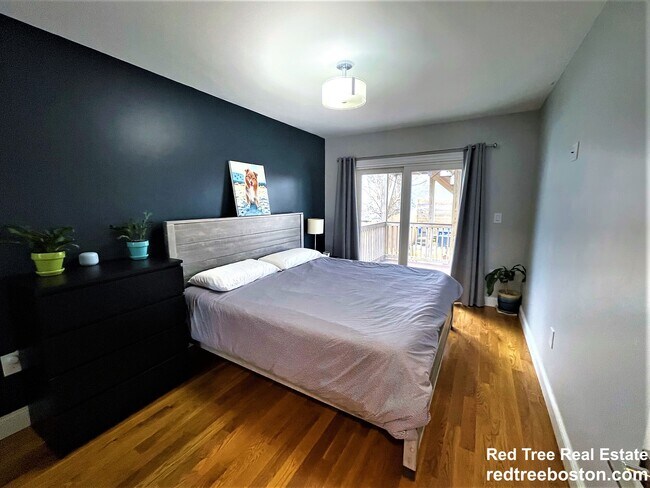 Building Photo - 62 Horace St