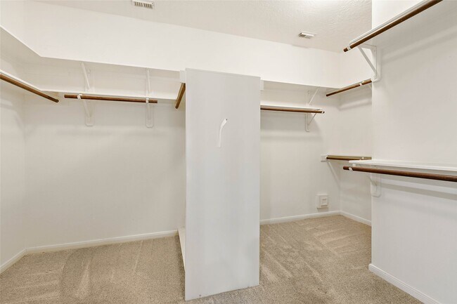 Building Photo - 3 Bough Leaf Pl
