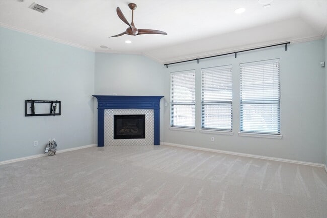 Building Photo - 5920 Pedernales Ridge