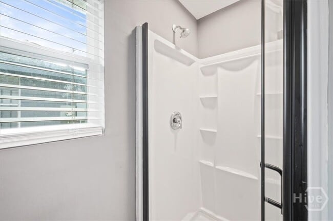 Building Photo - 2120 Krenson St