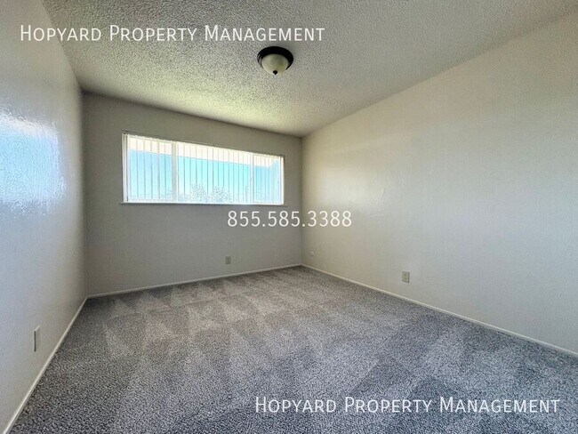 Building Photo - 1711 Tanager Ave