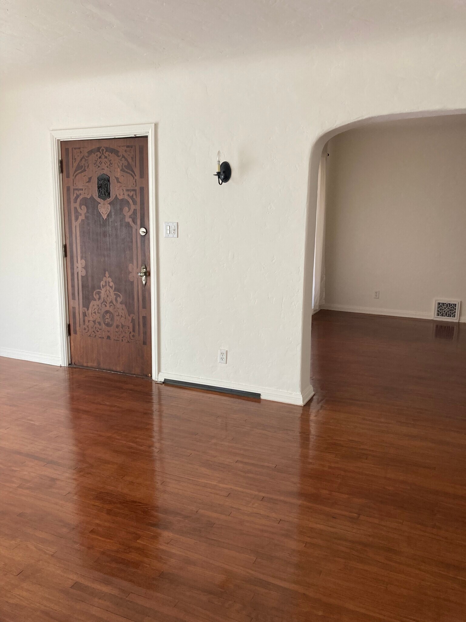 Connection with dinning - 2423 St George St