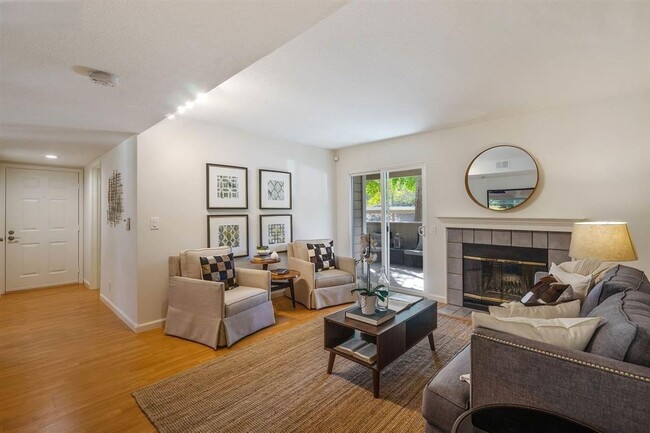 Building Photo - Resort Style Oakland Condo with Private Terrace