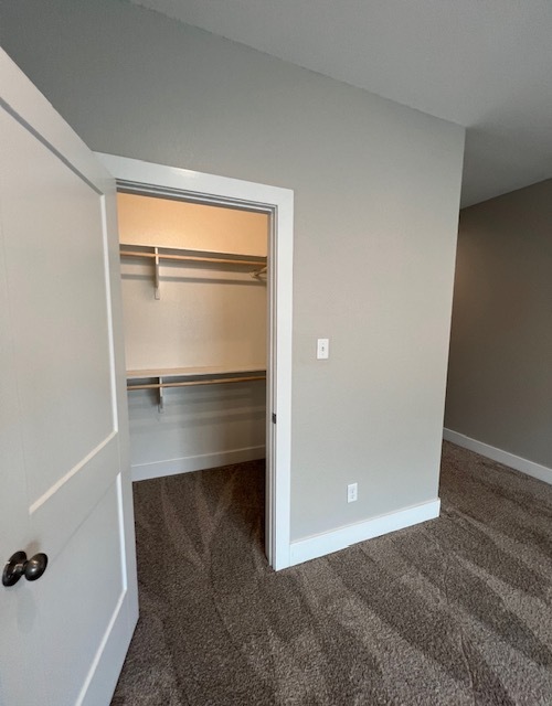 Building Photo - 710 Vassar Ct