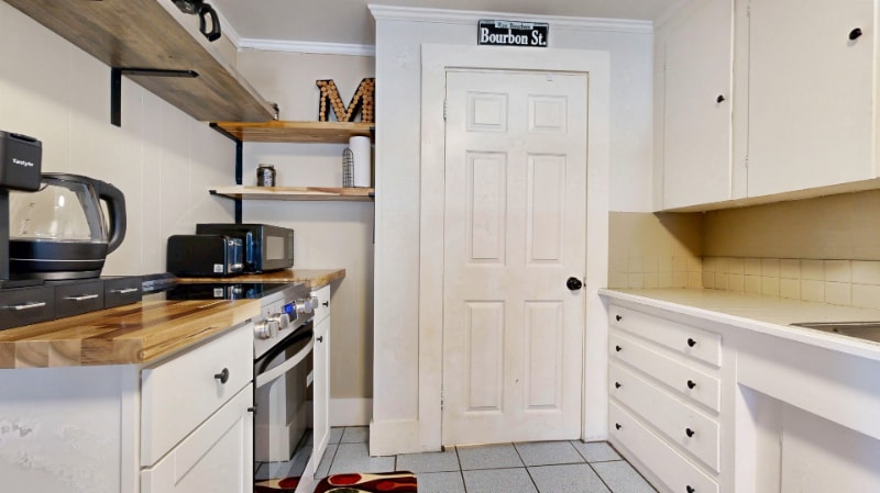 Building Photo - 39 Cushing St