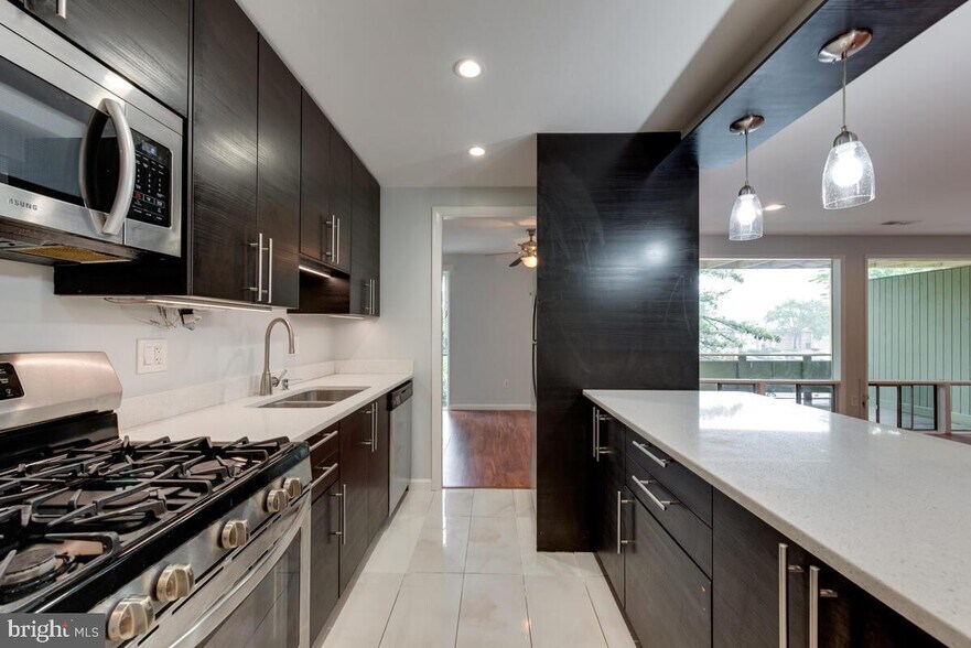 Primary Photo - 7312 Donnell Pl