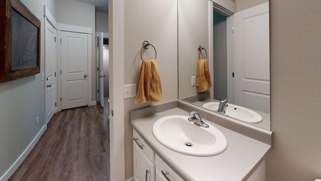 Building Photo - Don't Miss This Former Model Home Rental