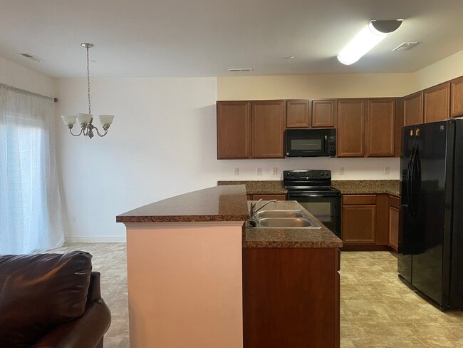 Building Photo - 72 Zenith Loop