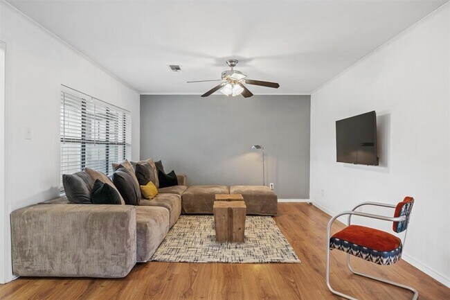 Building Photo - 1118 Fisher St