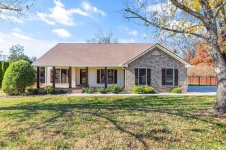 Building Photo - 755 Regal Dr