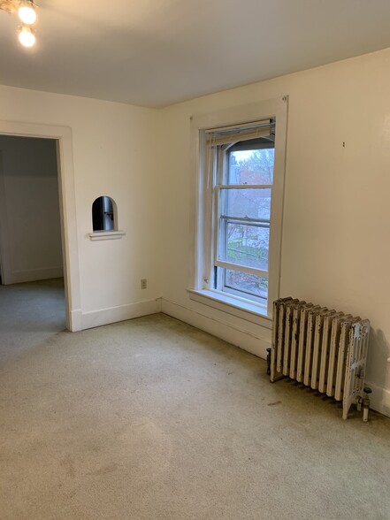 Building Photo - 312 N Linn St