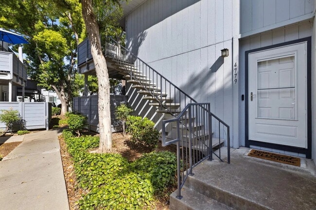 Building Photo - "Chic 1-Bedroom San Jose Retreat with Luxu...