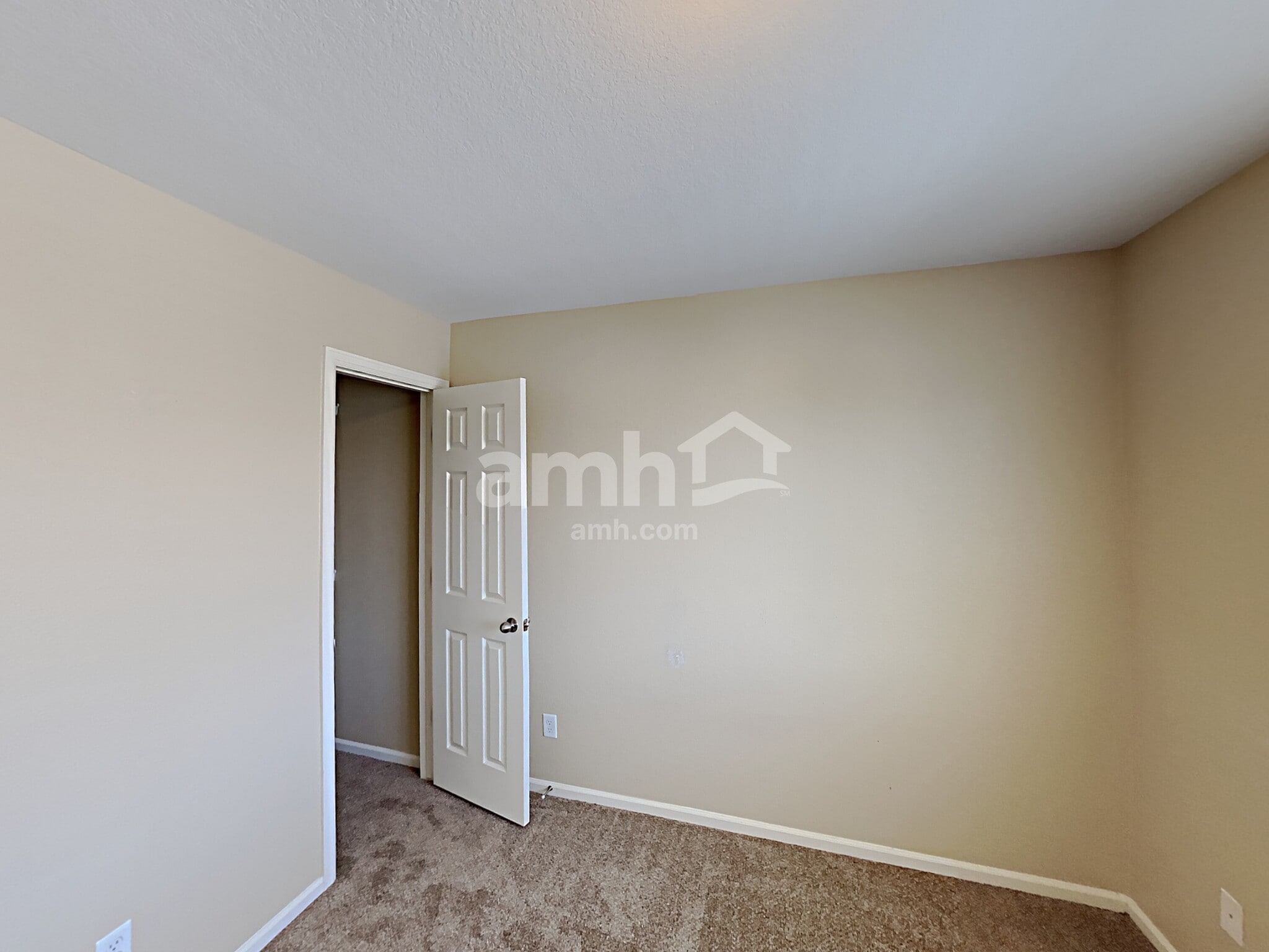 Building Photo - 4659 N Argonne St