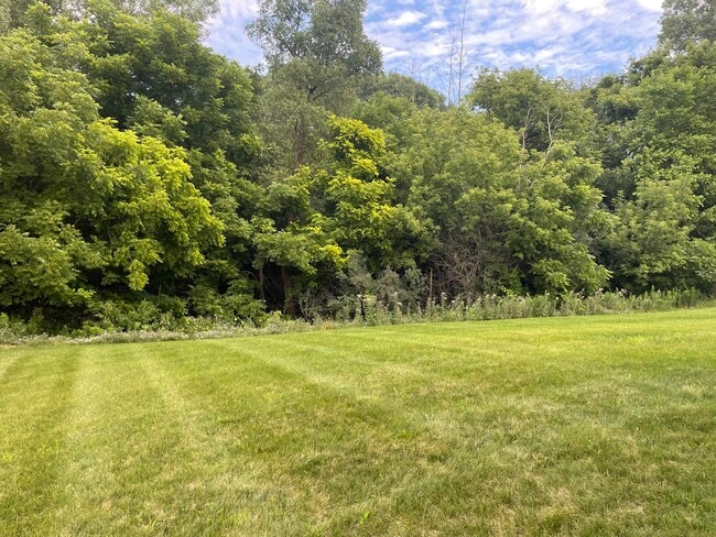 Building Photo - 2439 Parkfield Dr