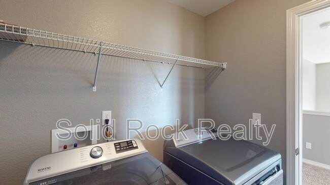 Building Photo - 8341 Needle Drop Ct