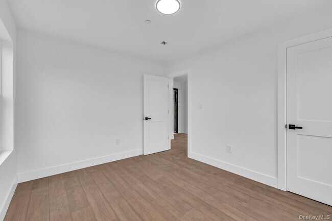 Building Photo - 74 Broadway