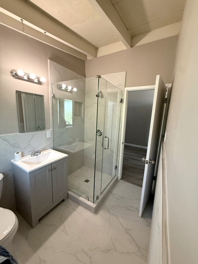 Building Photo - 4250 Kansas Ave