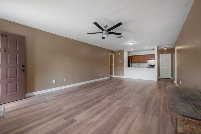 Building Photo - 13608 S Village #6204