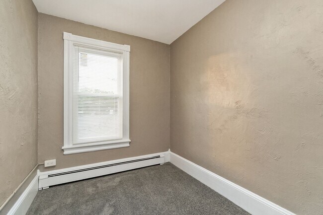 Building Photo - Spacious 3-Bed + Office Home in Slatington — Fresh Floors & Flexible Layout