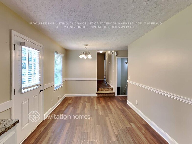 Building Photo - 504 Rivercrest Dr
