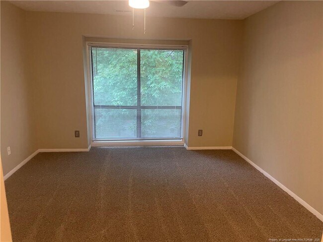 Building Photo - 1820 Tryon Dr