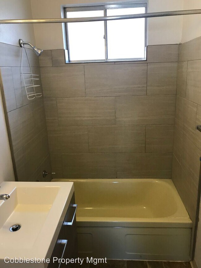 Building Photo - 1 br, 1 bath Apartment - 1805 Harrison Blvd.