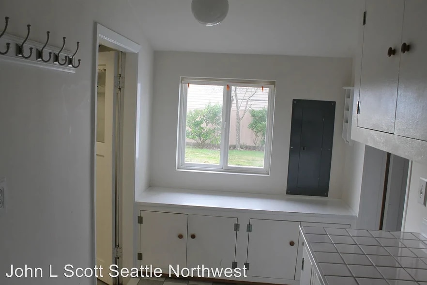 Building Photo - 21204 3rd Ave S