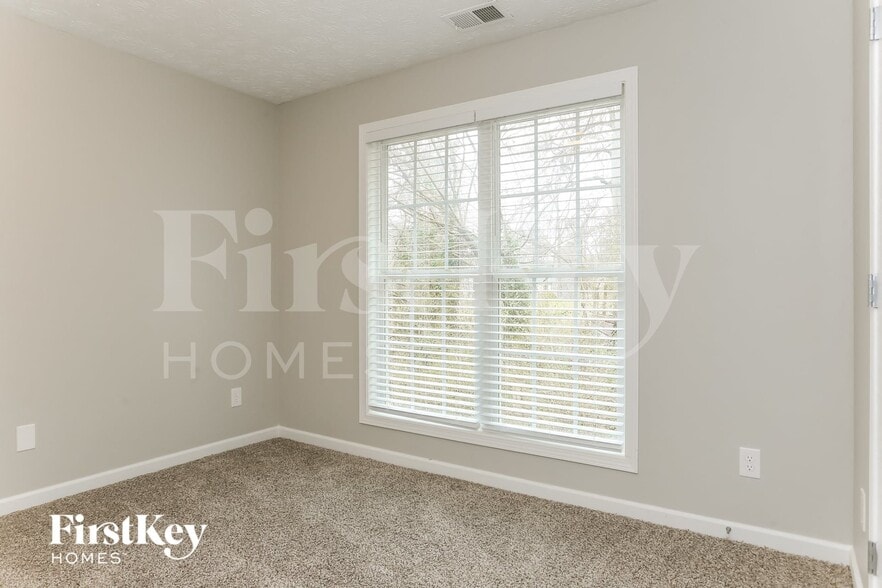 Building Photo - 1294 Oak Knoll Ct