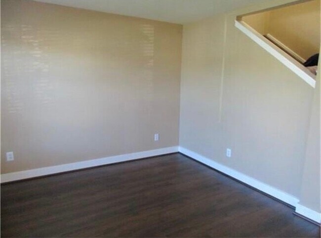 Building Photo - 1035 Grassy View Dr
