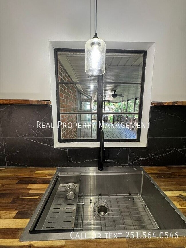 Building Photo - 265 Thrift St