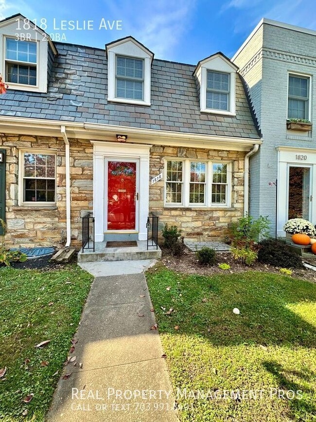 Primary Photo - 1818 Leslie Ave