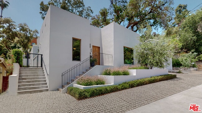 Building Photo - 4865 Wicopee Ave