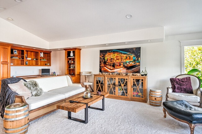 Building Photo - 2724 N Starr St