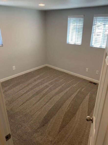 Building Photo - 4250 Navajo St