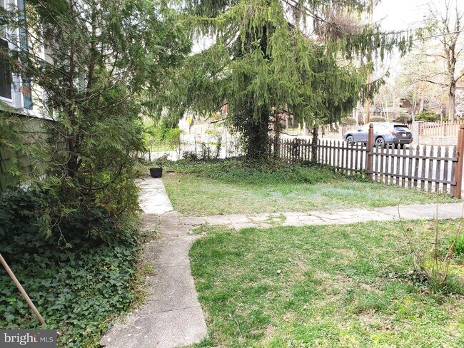 Building Photo - 5846 Bellona Ave