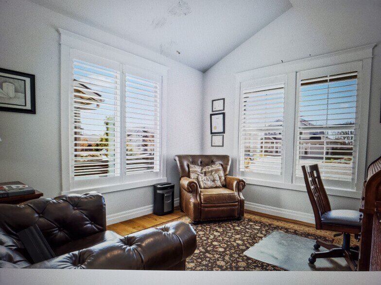 Building Photo - 1010 S 50th Ct