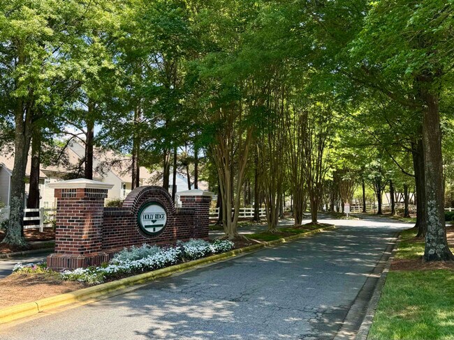 Building Photo - 8120 Christmas Ct