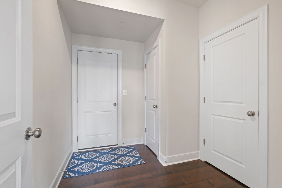 Building Photo - 143 Rubens Dr