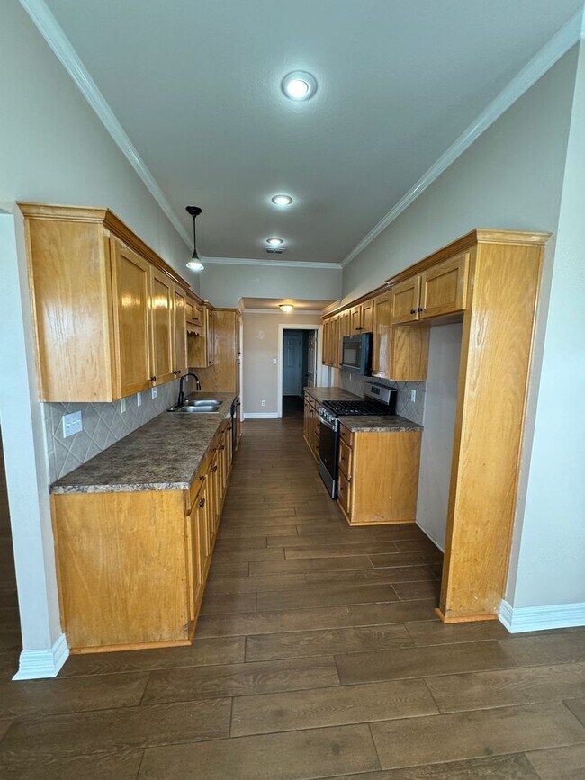 Building Photo - 1002 Creole Dr