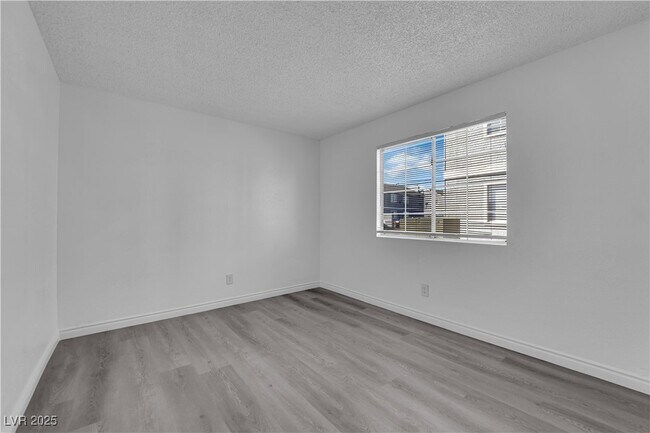 Building Photo - 1859 Dwarf Star Dr