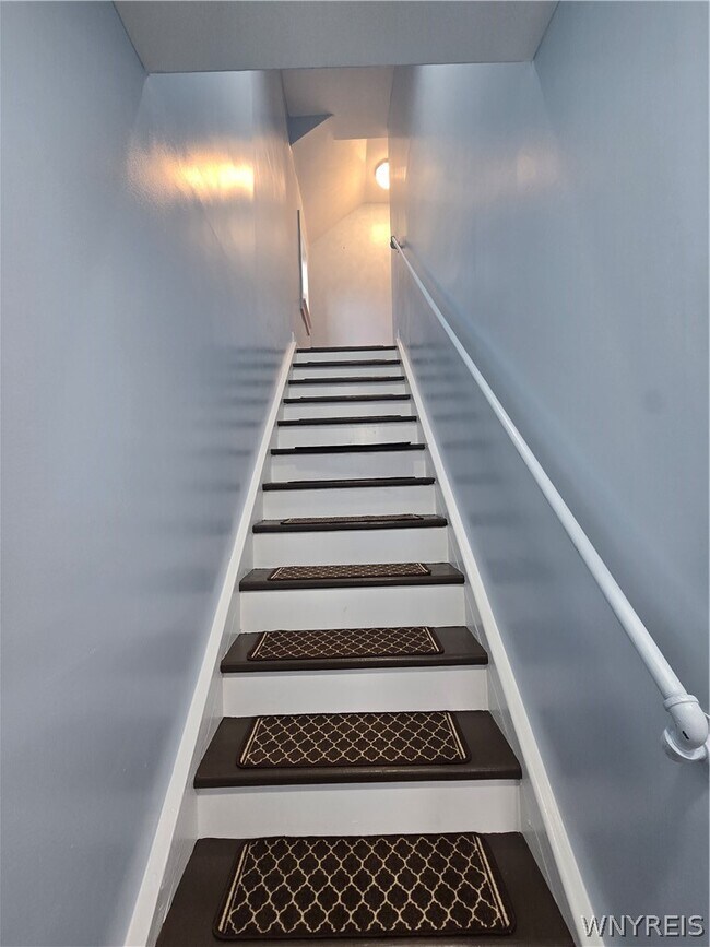 Building Photo - 517 Goodyear Ave