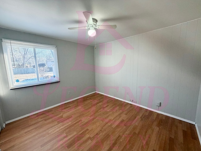 Building Photo - Light-Filled 3 Bedroom Home with Open Feel & Outdoor Storage