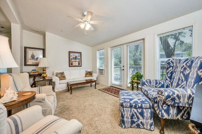 Building Photo - 1623 Whitehall Ln