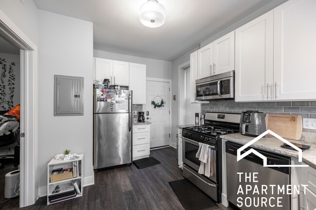 Building Photo - 1433 N Cleaver St