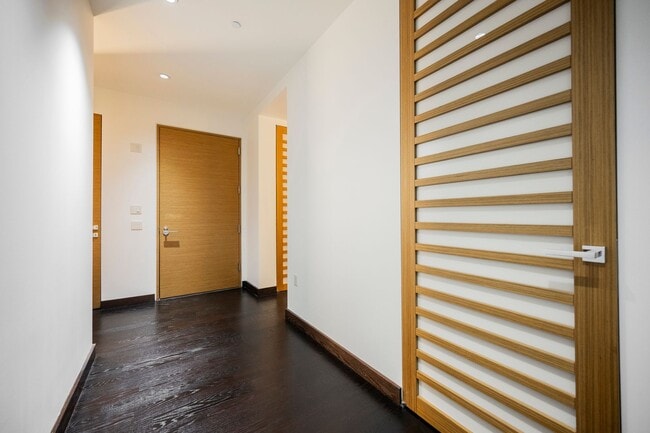 Building Photo - Waldorf Astoria Las Vegas- 1 bed .5 bath on the 39th floor!