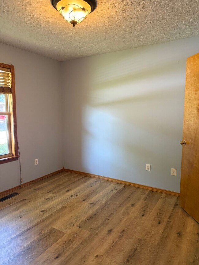 Building Photo - 307 E Pintail Dr