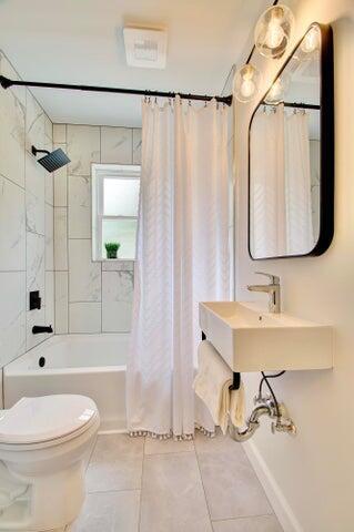 Building Photo - 797 Highland Ave