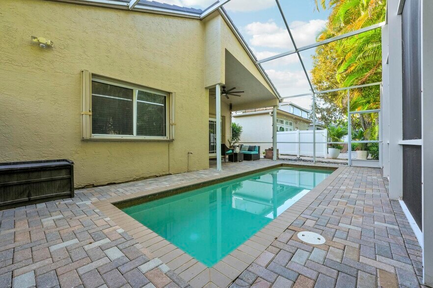 Building Photo - 5959 Durango Dr