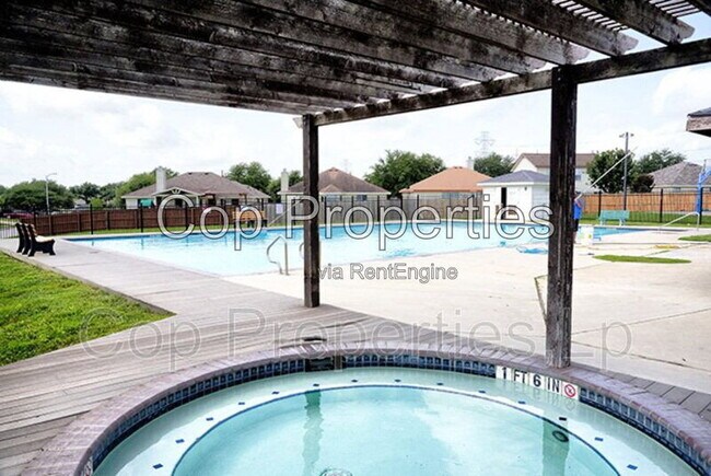 Building Photo - 8510 Trumpet Cir