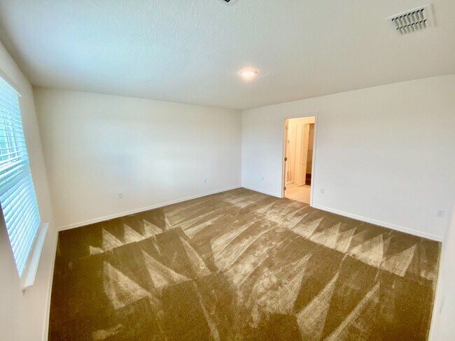 Building Photo - Beautiful Home for rent in Poinciana - 4 bed 2.5 bath plus large bonus room